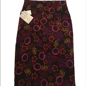 NWT XS Lularoe Black Background floral Cassie